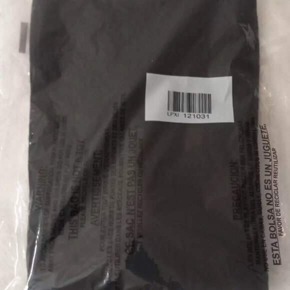 Quince Black Lightweight 100% Merino Wool V-Neck Sweater size Small -Sealed new! - Picture 7 of 8